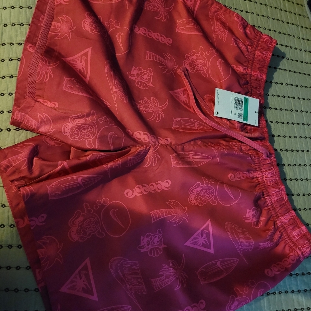 Nike Athletic Shorts – Lightweight, Breathable & Durable - Picture 3 of 3